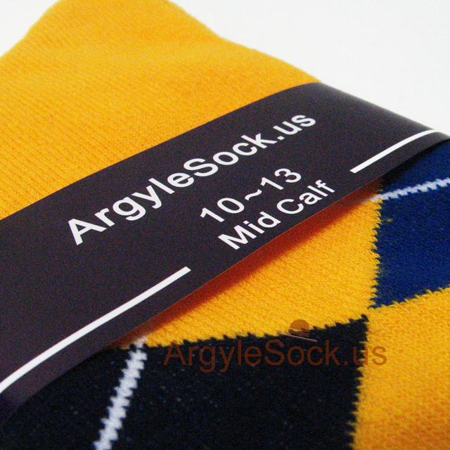 gold yellow argyle socks for groomsmen in wedding